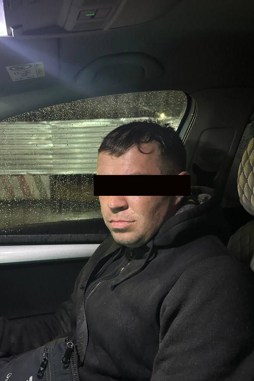 Фото 12-летняя девочка укусила полицейского при попытке задержания после кражи в продуктовом магазине Новосибирска 3 - Сиб.ФМ Фото 12-летняя девочка укусила полицейского при попытке задержания после кражи в продуктовом магазине Новосибирска 3